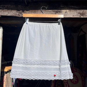 Sweet short lace skirt rose motif vintage xs/s