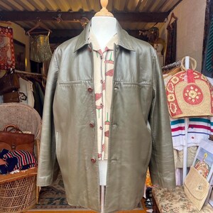 Blouson en cuir d'agneau souple vert olive