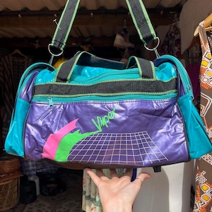 Vintage sports bag 80s shoulder strap gym bag