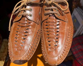 woven brown leather boat style shoes made in India size 7