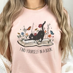 Floral Cat Shirt, Cat Lover Shirt, Cat Book Shirt, Cat Lover Gift, Book Lover Sweatshirt, Cat Mom Shirt Gift, Cute Cat Shirts, Cat Lover Tee