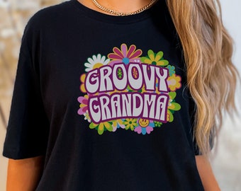 Groovy Grandma Shirt, Flower Momma, Retro Mom Tee, Hippie Flower Tshirt, Hippie T-Shirt, Birthday, Apparel 70s, Mom Boho, Pregnancy Reveal