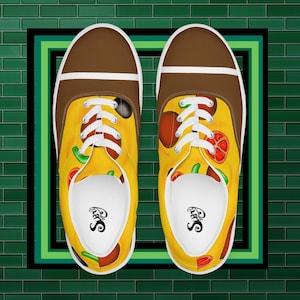 Women’s lace-up canvas shoes