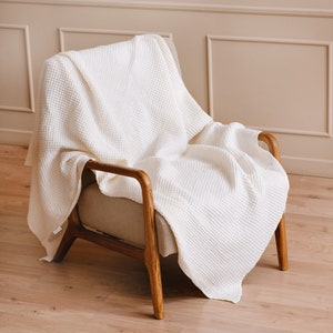 Soft Linen Throw Blanket - Waffle Bed Blanket - Linen Bedspread - Luxurious Waffle Bedspread - Linen bedding - Linen blanket Throw