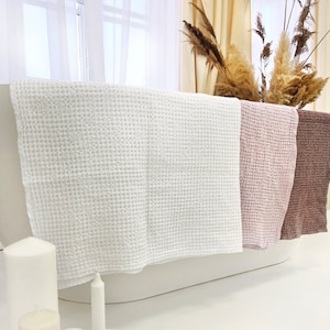 Linen waffle towels - linen hand towels and linen bath towels. Waffle linen bathroom hand towels. Linen towels for bathroom beach towel