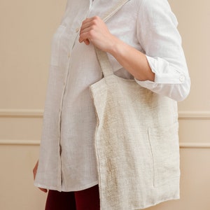 Stylish and Durable Linen Shopping Bag with Pockets Perfect for Market and Grocery Runs image 3