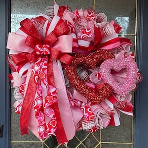 Valentine’s Day Wreath, Valentines Day Wreath, Valentine’s Wreath, Valentine Wreath, Red and Pink Wreath, Valentines, Deco mesh wreath,