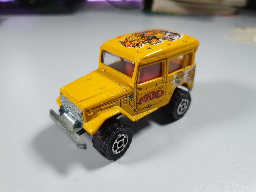 Jouet Toyota 4Runner Tout-terrain Majorette échelle 1/58 - Modèle Vintage Pinder, Occasion