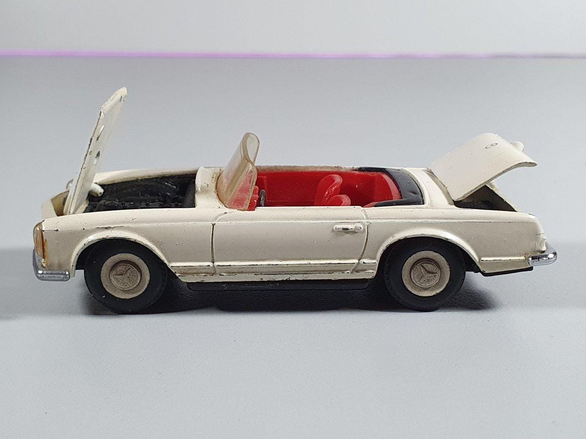 ミニカー MERCURY MERCEDES BENZ 230SL Amazon.com: Matchbox 1963 Mercedes-Benz 230 SL 86/100 1:64