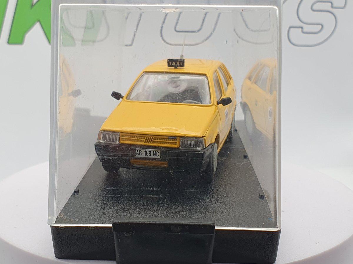 Joueur de taxi Fiat Tipo 1988 1/43