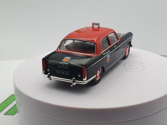 ミニカー FLYERS TAUNUS12M,ROAD MASTER PEUGEOT 404 PEUGEOT 404 TAXI