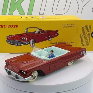Dinky Toys 555 – Ford Thunderbird Cabriolet Rouge, Intérieur Bleu Ciel – Occasion