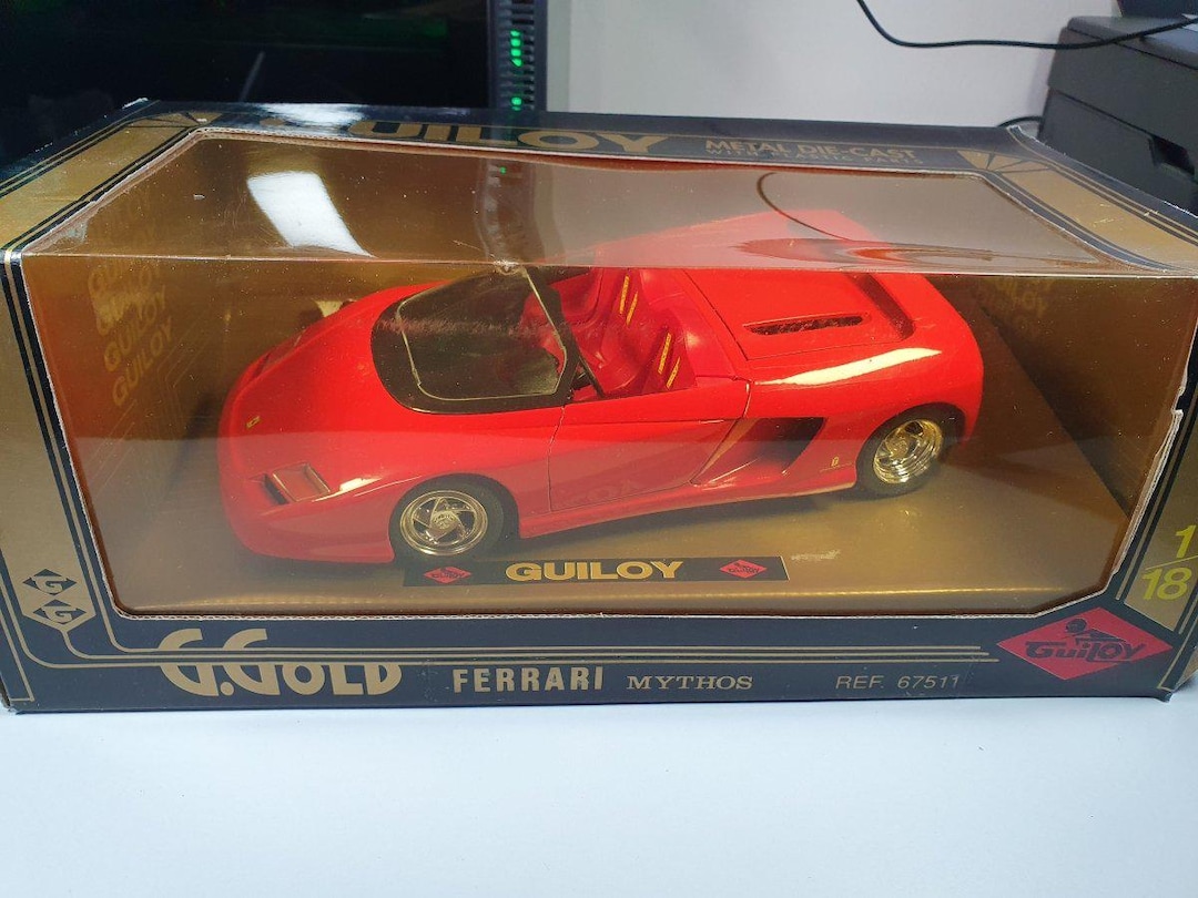 Ferrari Mythos 1/18スケール ミニカー 赤 Ferrari Mythos 1/18