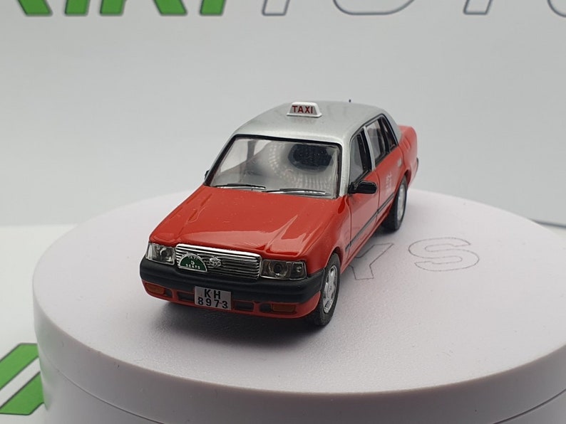 Toyota Crown Taxi Tokyo Newsstand 1/43 image 1