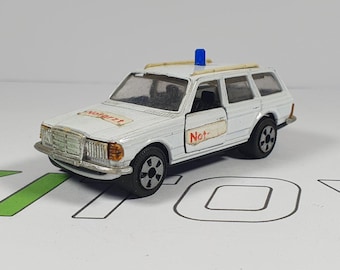 Mercedes Ambulanza T123 Notarzt Made in HK 1/43