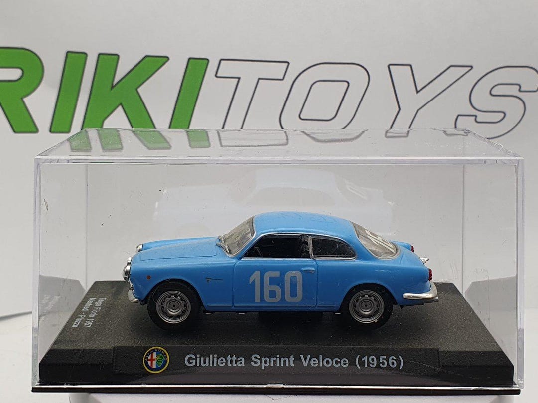 Alfa Roméo Giulietta Sprint Coupé bleue de 1960 - DétailCars