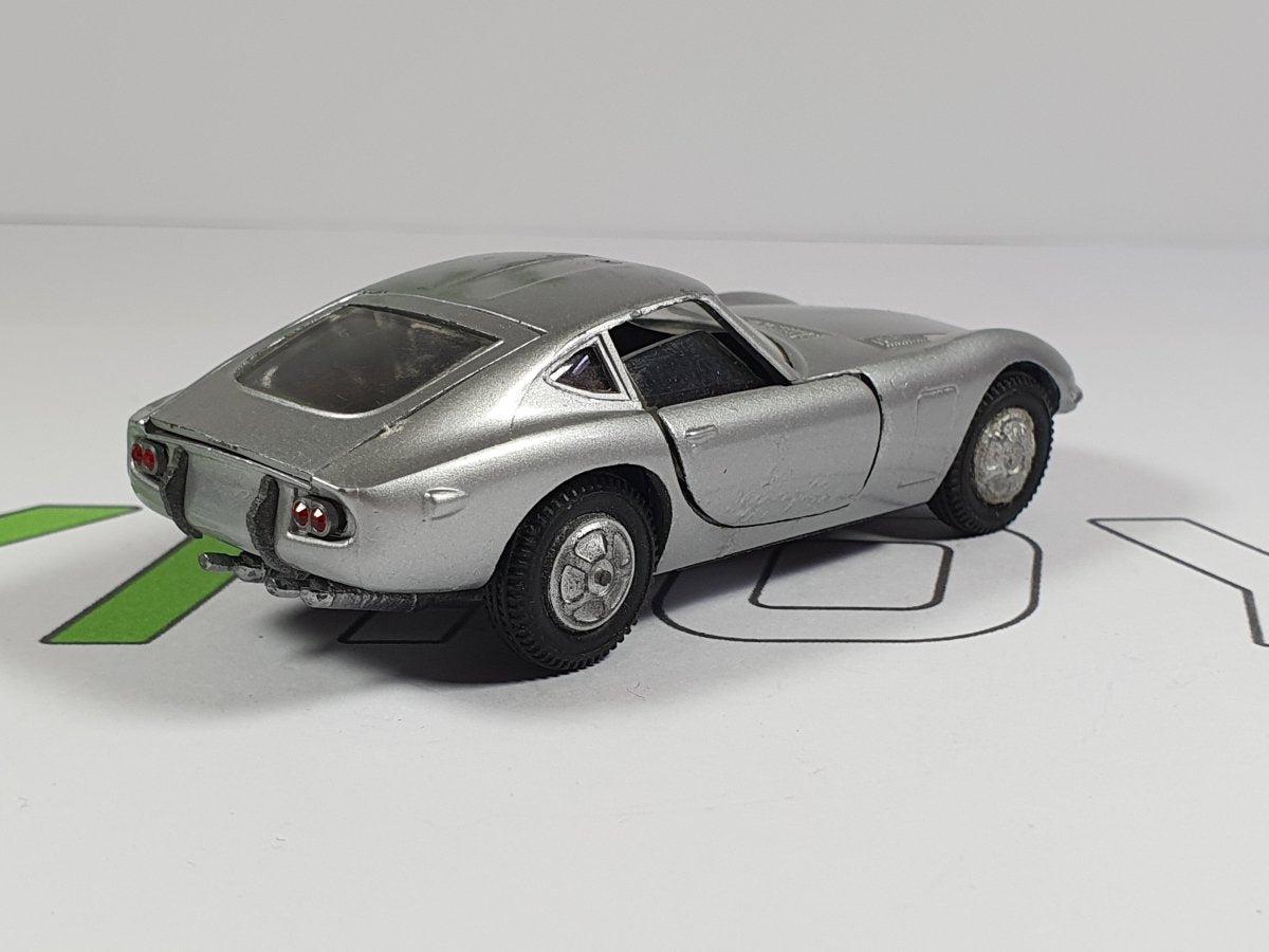 TOYOTA 2000GT メタルモデルカー Hasegawa 1/24 Toyota 2000GT 1967 w/ Metal Engine Details