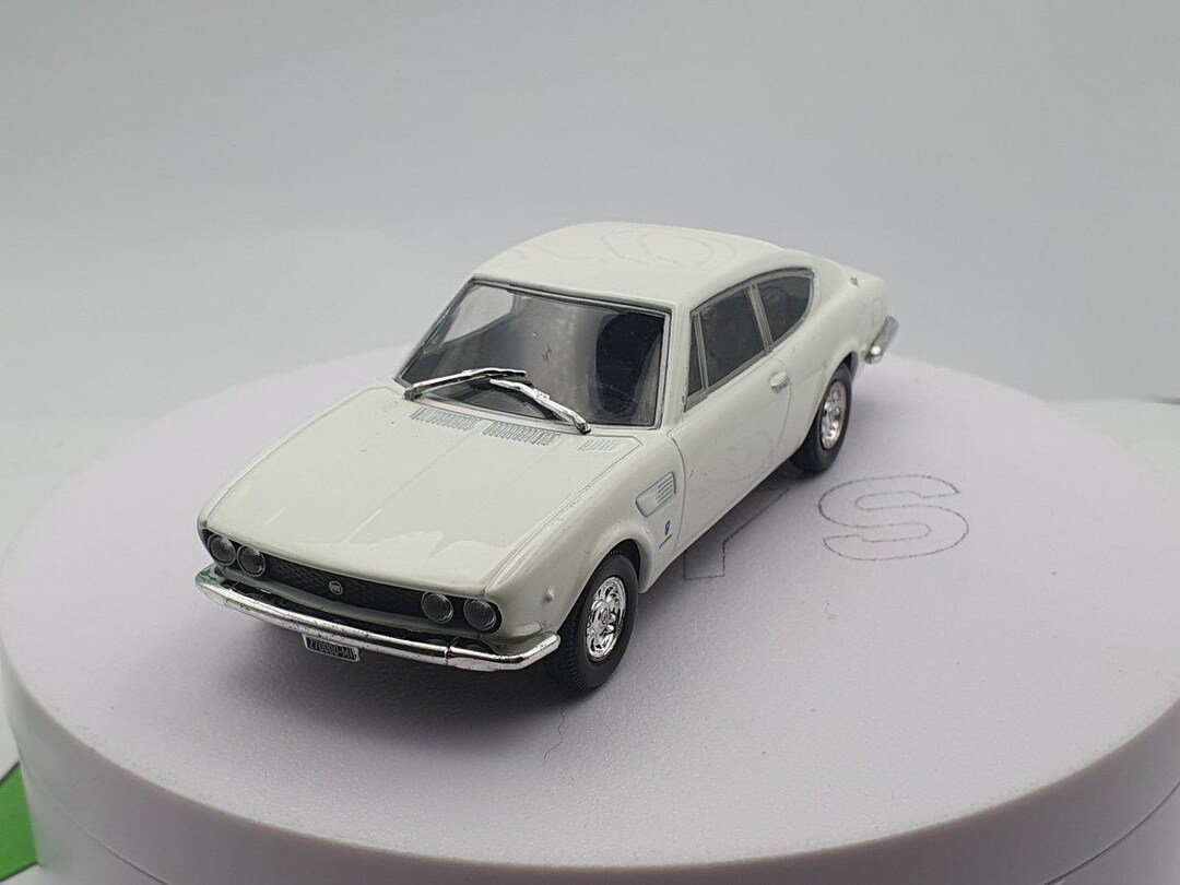 Fiat Dino 2000 Coupé DeAgostini 1:43 bez obalu T021