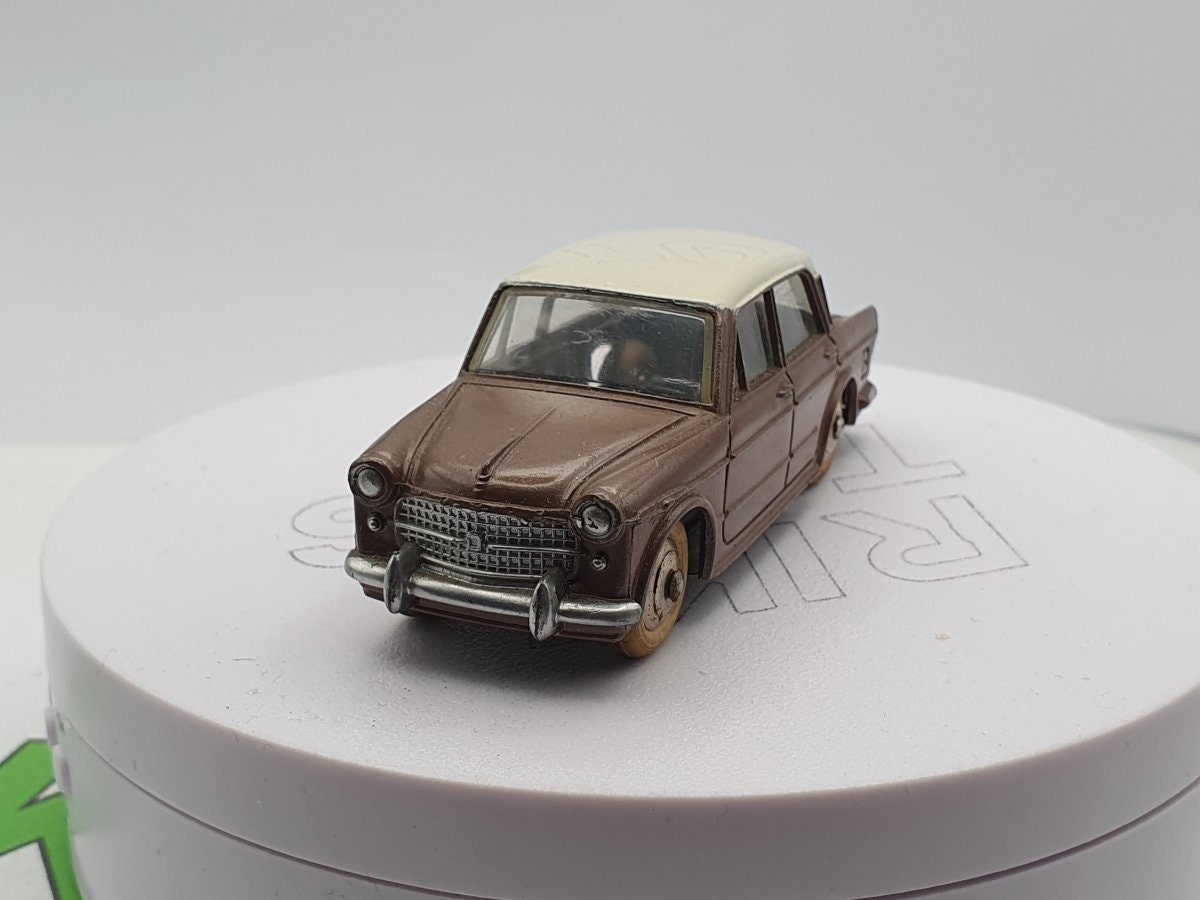 Dinky Toys France Fiat 1200 Granluce - Miniature 1/43 (neuve)