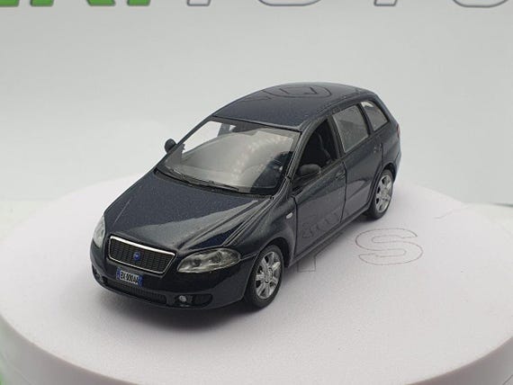 Modèle Réduit Fiat Nuova Croma 2005 - Die-cast échelle 1/43 - Neuf - Fabriqué En Italie
