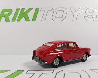 V Dubs Jada Toys - 1965 Volkswagen 1600 TL (fastback) - 1:24 Scale