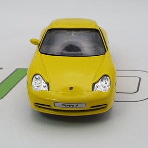 Porsche 911 Carrera Coupe 2002 Newsstand 1/43