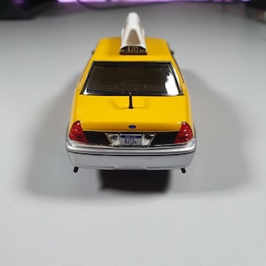 Ford Crown Victoria NY Taxi Hongwell 1/43