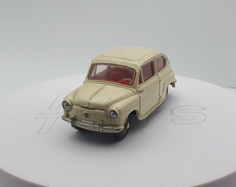 Dinky Toys Fiat 600 D n. 520 original made in France vintage die cast