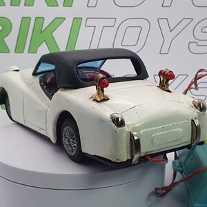 Triumph TR3 Bandai 1/20 White 1959 image 3