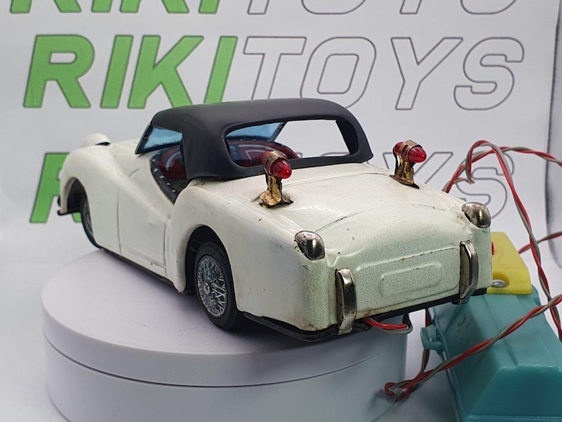 Triumph TR3 Bandai 1/20 White 1959 image 3