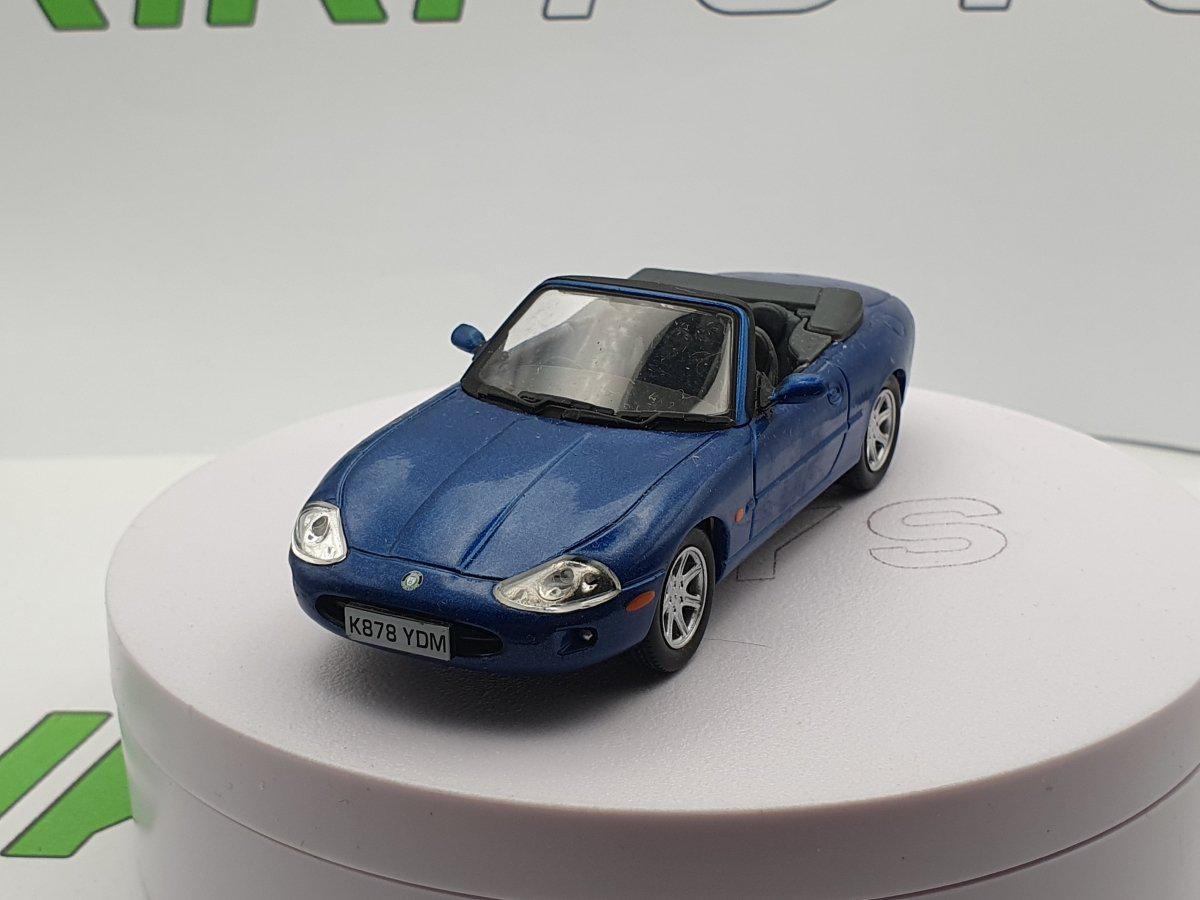 Jaguar XK8 Cabriolet Newsstand 1/43