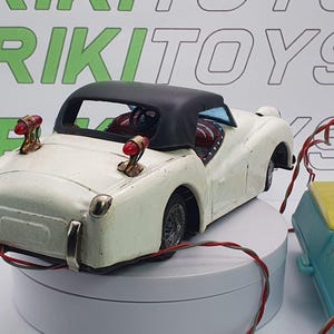 Triumph TR3 Bandai 1/20 White 1959 image 4