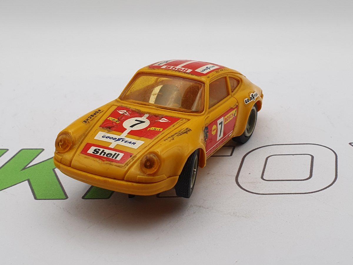 フランスの郵便車と同色のルノー・カングー発売 【ニュース