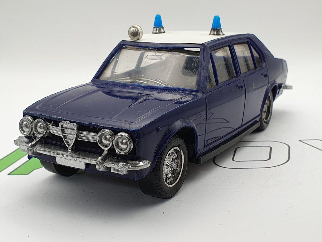 Alfa Romeo Alfetta Carabinieri Radiocommandée Polistil Vintage