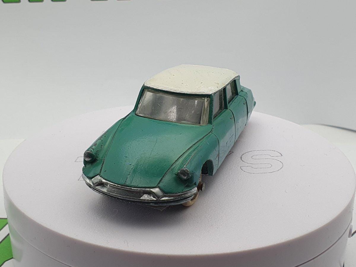 美品　激レア　仏製DINKY TOYSシトロエンDS19 ミニカー 美品 激レア 仏製DINKY TOYS シトロエンDS19 ミニカー - メルカリ