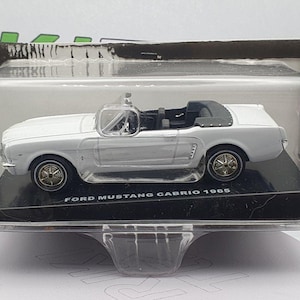 Ford Mustang Cabrio 1965 Newsstand 1/43