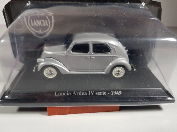 DIE CAST 1/43 Modellino Auto Brumm Lancia Aurelia B24 Spider EUR 14,99 - Foto 3