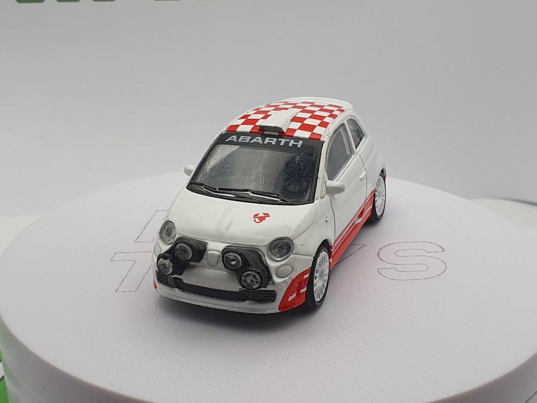 ミニカー burago   ABARTH 695 ミニカー burago ABARTH 695 Amazon | burago 1/24 ABARTH 695 tributo