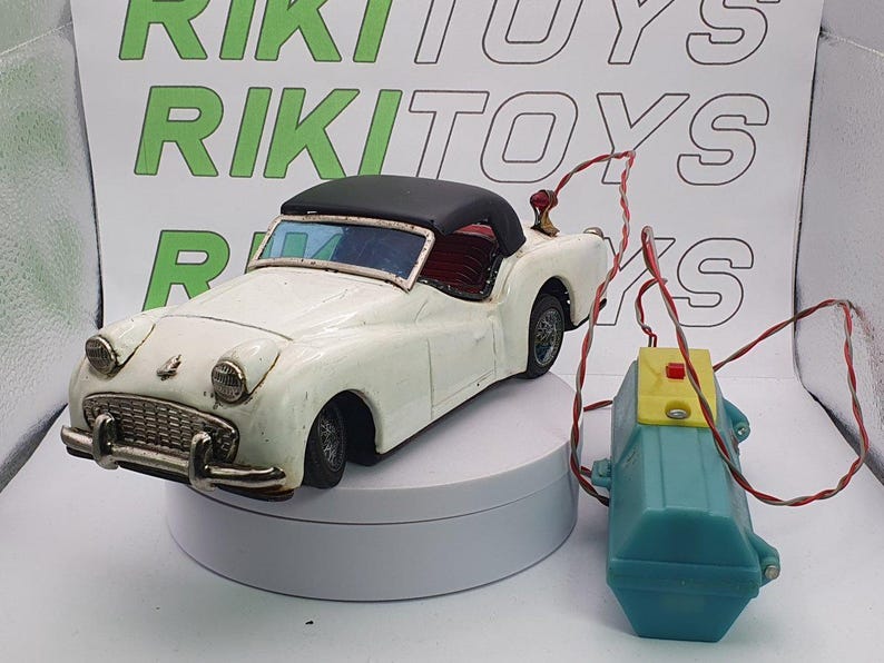 Triumph TR3 Bandai 1/20 White 1959 image 1