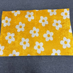 Daisy Rug, Yellow Rug, Modern Rug, Floral Rug, Thin Rug, Wall Hanging Rug, Wedding Rug, Classic Rug, Easy To Clean Rug, Car Mat, Home Decor,