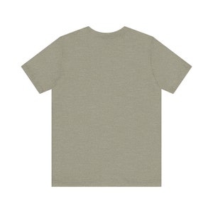 T-shirt unisex a maniche corte Lounge & Recharge, T-shirt sostenibile consapevole, T-shirt super comoda unisex, maglietta versatile, maglietta essenziale immagine 9