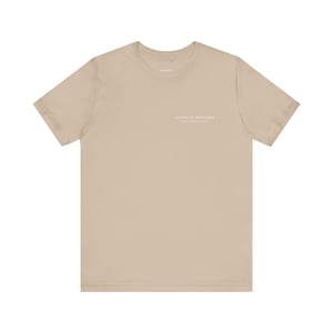 T-shirt unisex a maniche corte Lounge & Recharge, T-shirt sostenibile consapevole, T-shirt super comoda unisex, maglietta versatile, maglietta essenziale immagine 1
