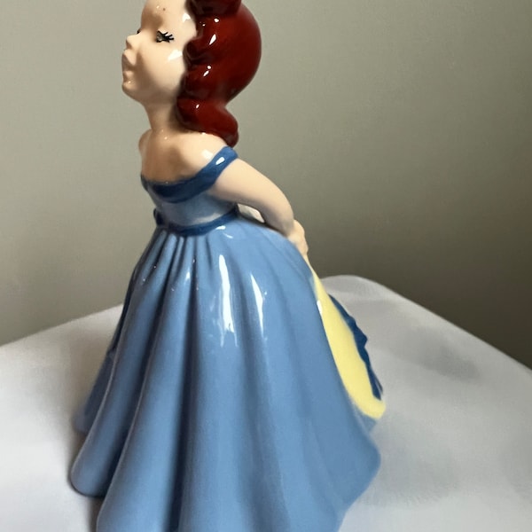 Early 1960s Holland mold hand painted southern belle figurine