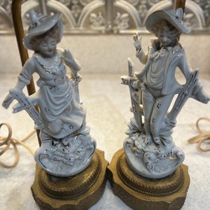 Coppia di lampade vittoriane in porcellana vintage