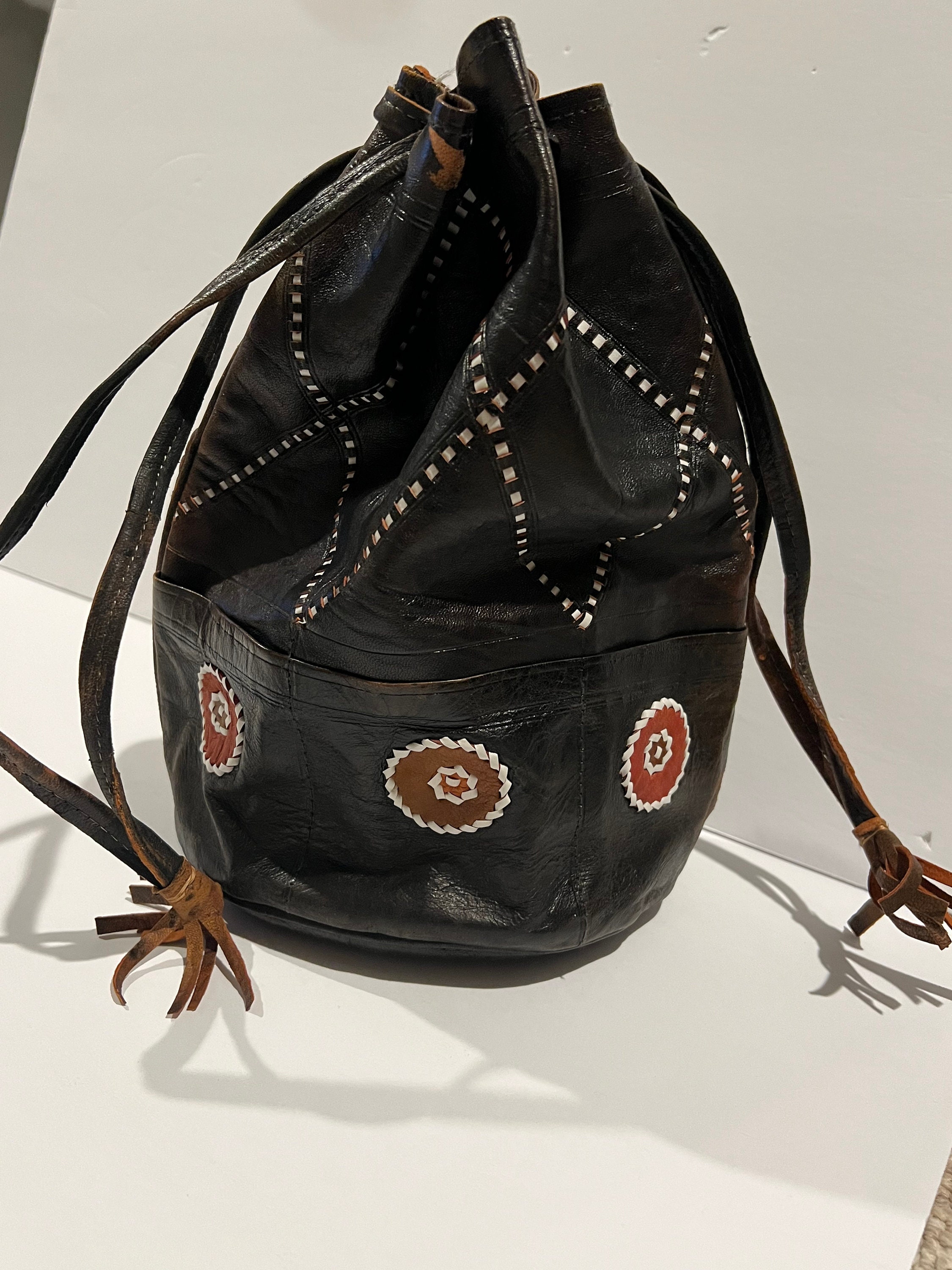 Retro bucket bag