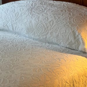 Vintage Chenille Bedspread
