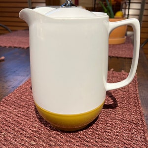 1970s Thermos King Seeley yellow pitcher- PRISTINE