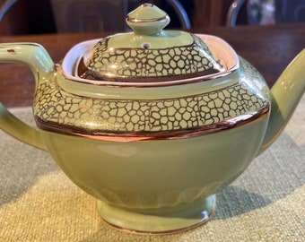 Vintage 6-cup Hall Teapot Green in pattern #00102