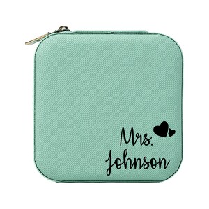 Bride Jewelry Box, Bride Gift Box, Mrs Jewelry Box, Personalized Bridal Shower Gift for Bride Honeymoon Gift, Travel Case Mrs. and last name
