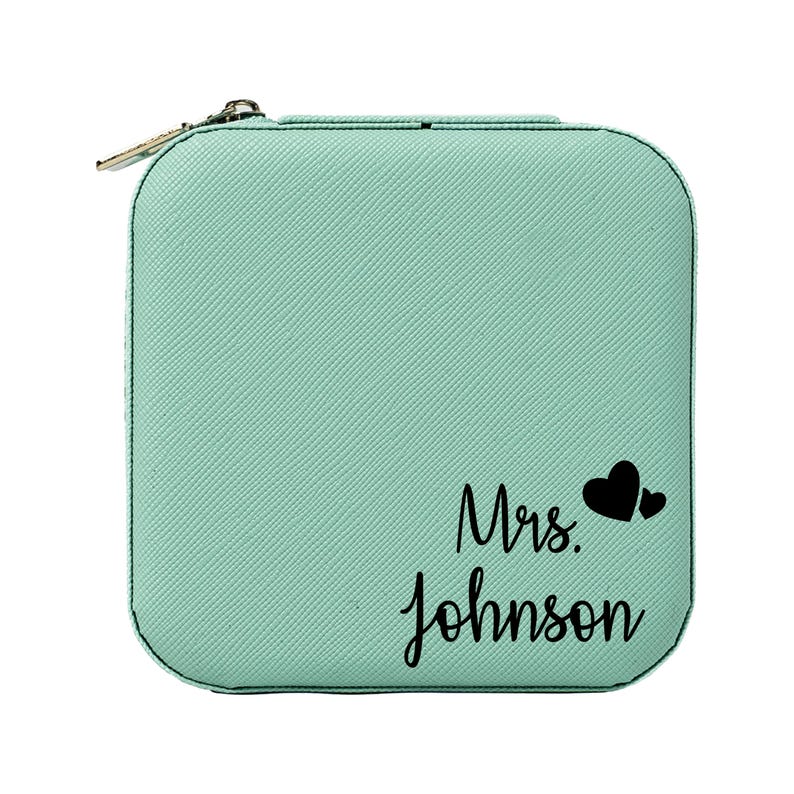 Bride Jewelry Box, Bride Gift Box, Mrs Jewelry Box, Personalized Bridal Shower Gift for Bride Honeymoon Gift, Travel Case Mrs. and last name
